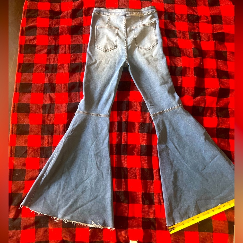 Chelsea & Violet high rise, flare jeans Size 27